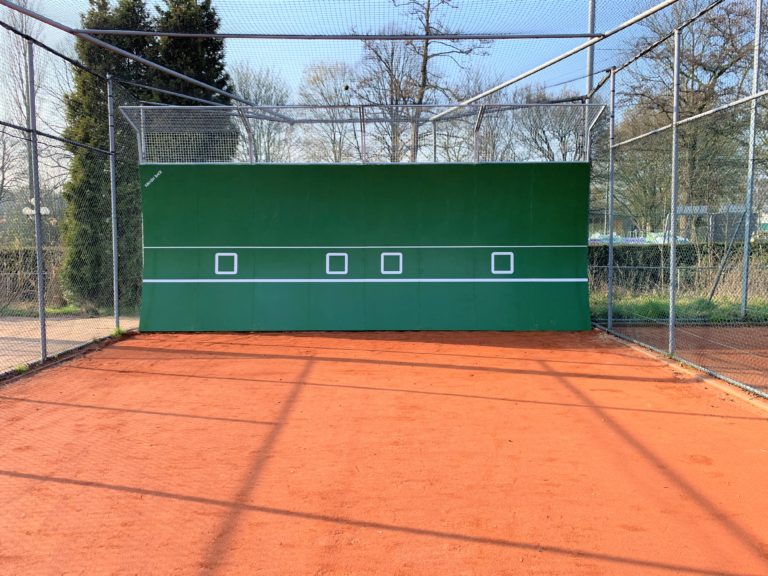 Montage tennismuur